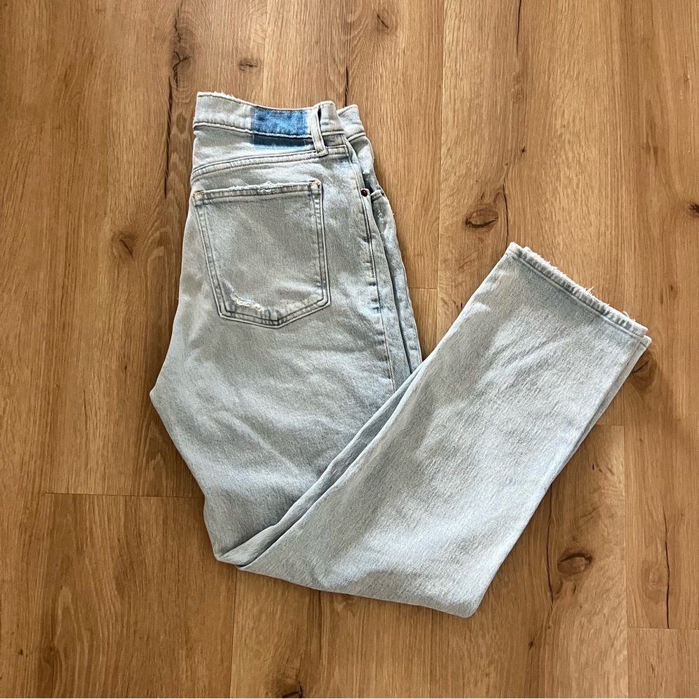 Abercrombie & Fitch The 90s Straight Low Rise Jeans